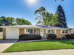 1404 W Willow Ln, Mount Prospect, IL