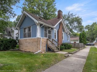 223 E Maryland Ave, Royal Oak, MI 48067