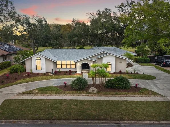 13310 Golf Crest Cir, Tampa, FL 33618