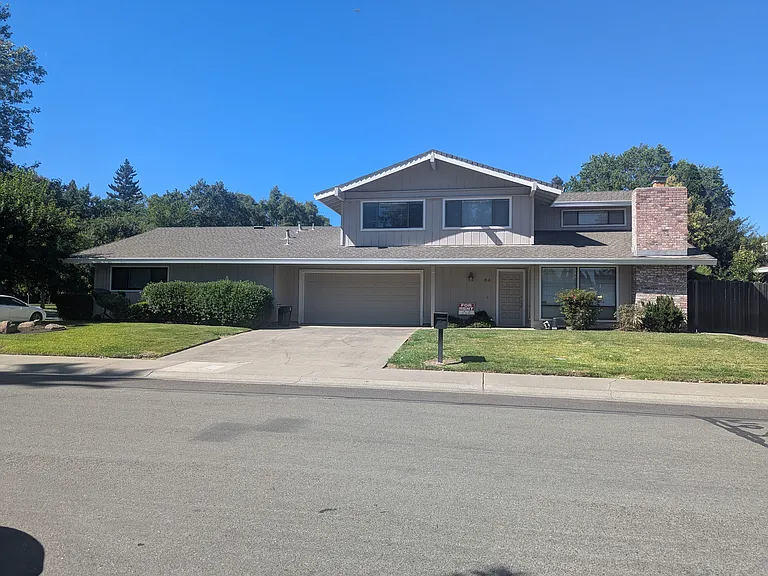 64 Parkshore Cir — Photo 1