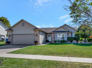 742 Meadowbrook Ln, Bourbonnais, IL 60914