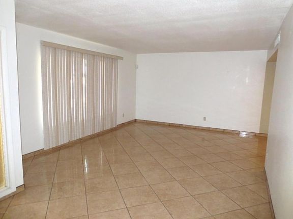 4th image of 4229 W Montebello Ave