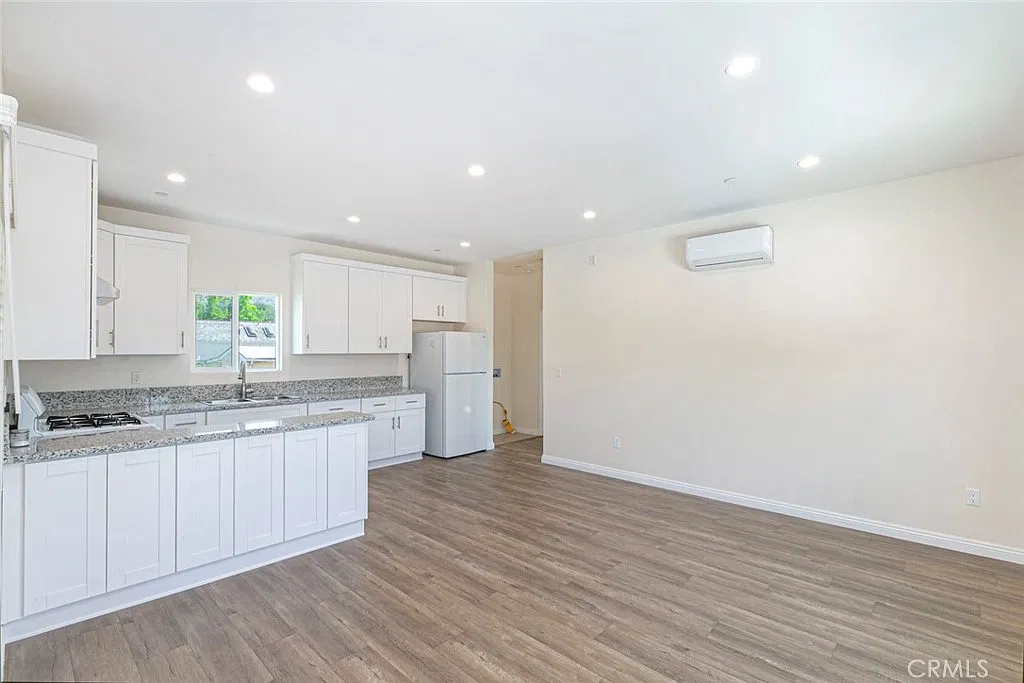 1 bed, 500 sqft, $2,500 — Photo 4