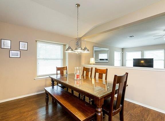 5th image of 3214 Saint Genevieve Dr