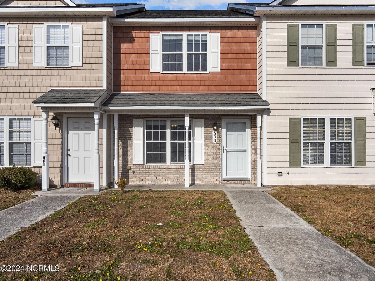 Building Photo - 603 Streamwood Dr