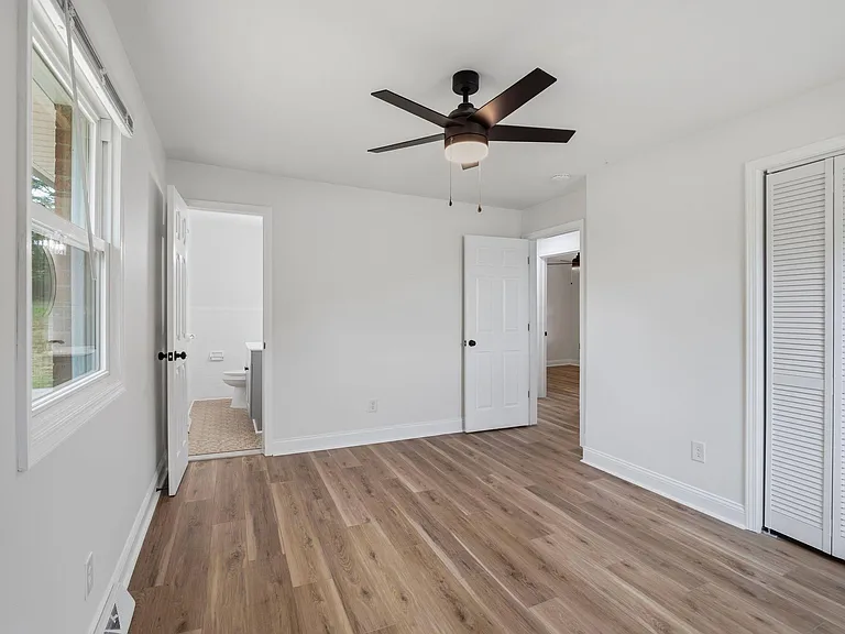 248 Lakeside Dr — Photo 16