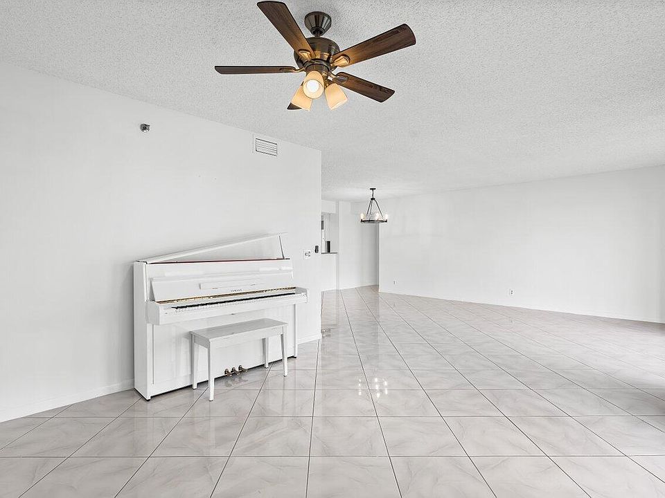 Huntington Towers Condominiums 7380 S Oriole Blvd Delray Beach FL