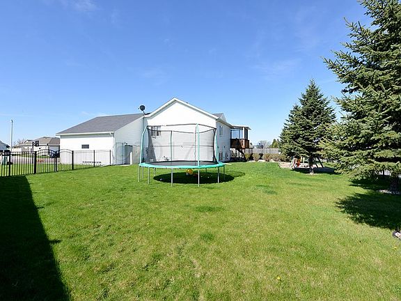 4th image of 700 41st Ave S