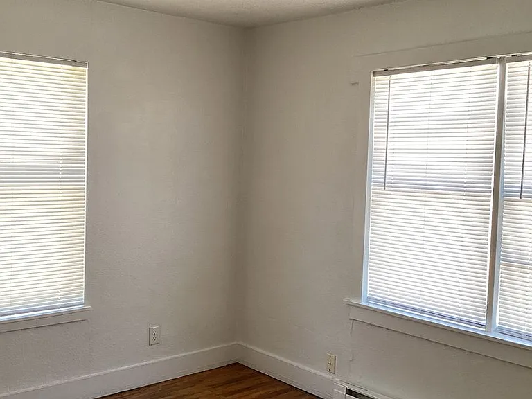 217 S Avenue J — Photo 3
