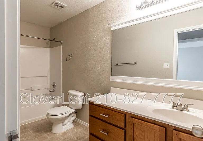 24710 Hickory Mdw — Photo 37