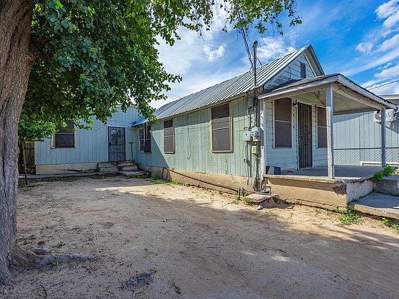 4th image of 1810 Convent Ave