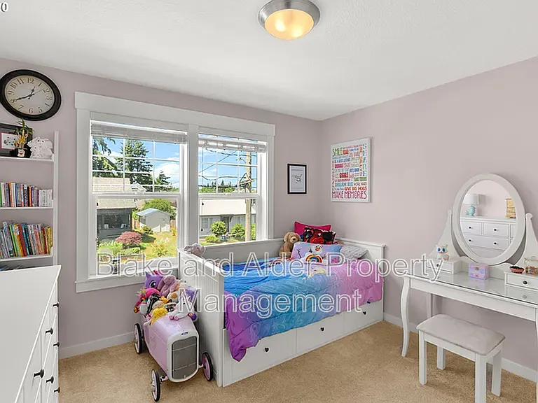 3938 NE 66th Ave — Photo 17