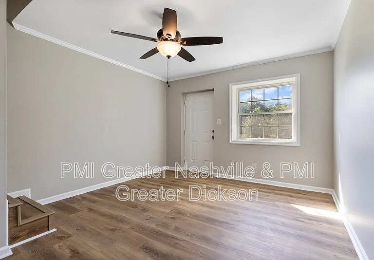 300 Spring St #8 — Photo 4