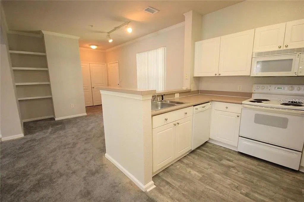 2 bed, 2.0 bath, 1056 sqft, $1,450 — Photo 3