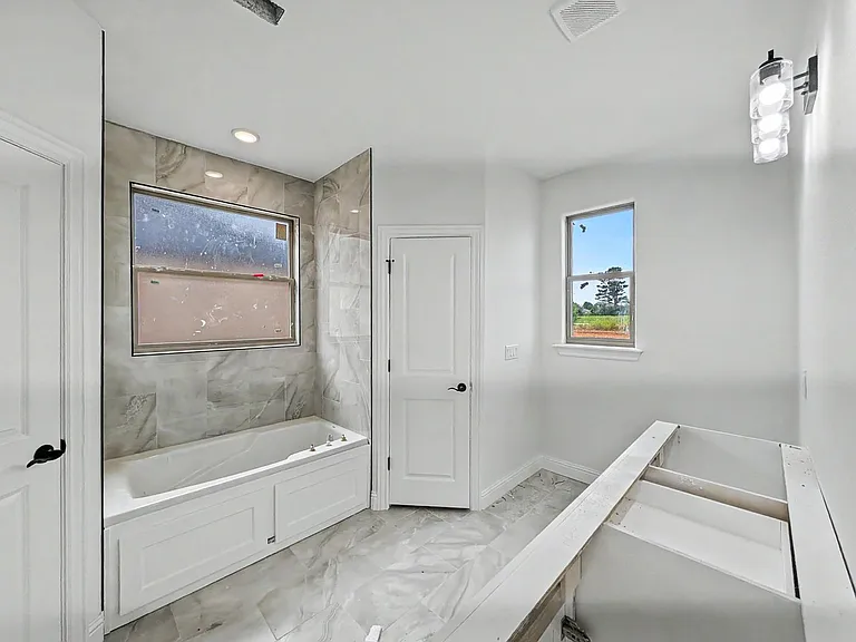 7767 Scenic Valley Ave — Photo 11