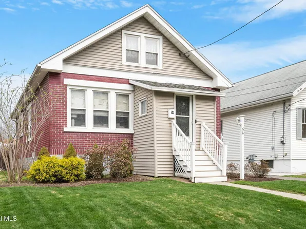 54 Holmes Court, Albany, NY 12209