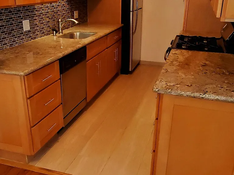 477 Chetwood St #E — Photo 8