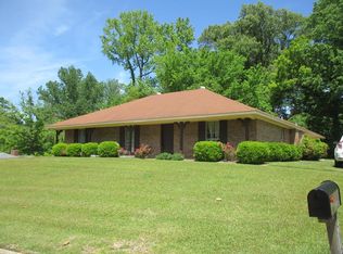 413 Evans St, Vicksburg, MS 39180