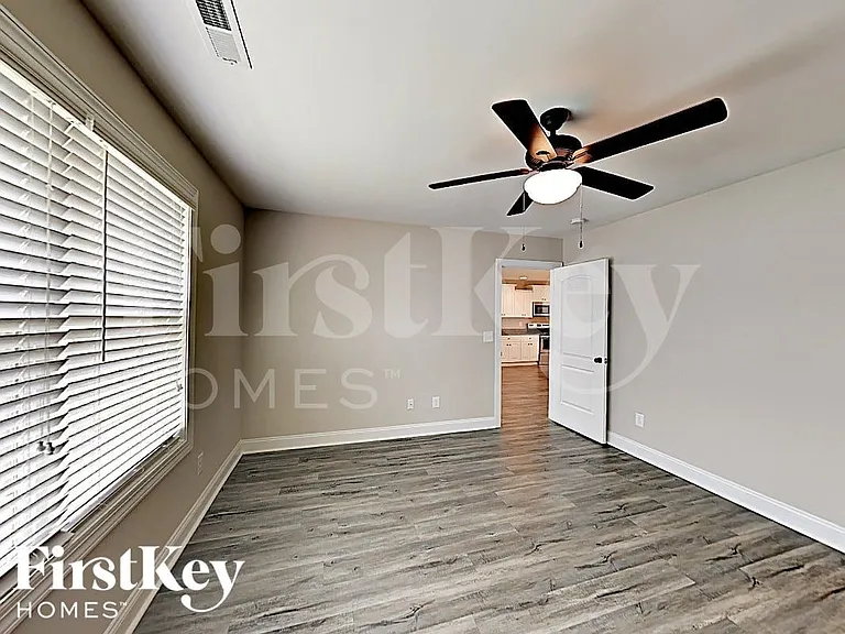 700 Margate Ave — Photo 9