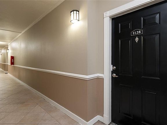 3rd image of 1128 Westchester Rdg NE
