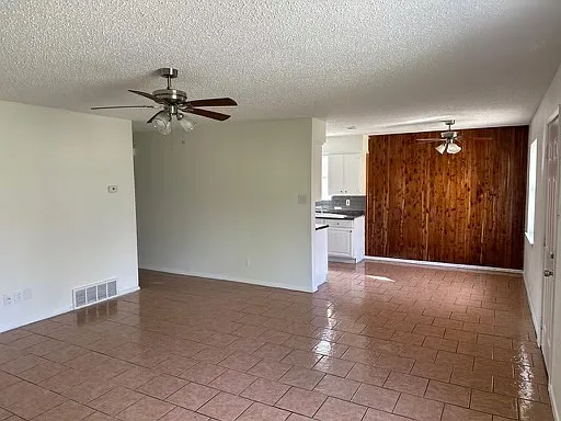 709 Campbell Ln — Photo 7