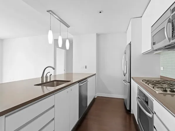 306 Gold Street image 1 of 3