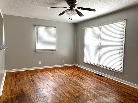 3rd image of 3710 Nash St
