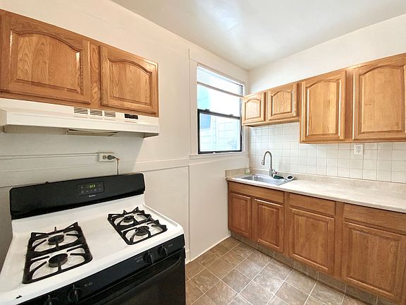 5th image of 1730 Hyde St #2