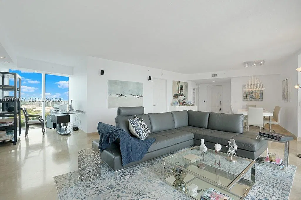 100 Hidden Bay Condo — Photo 4