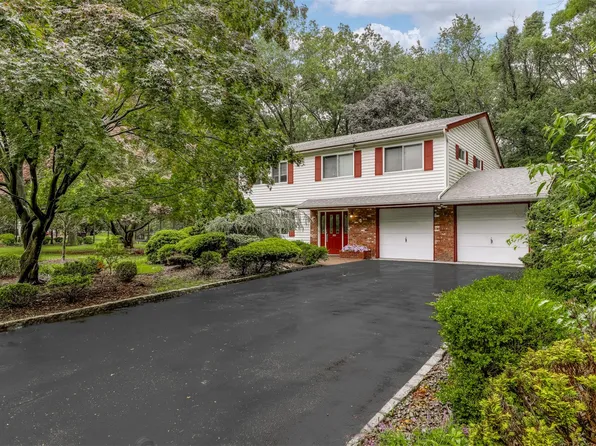 4 Wendover Lane, Suffern, NY 10901