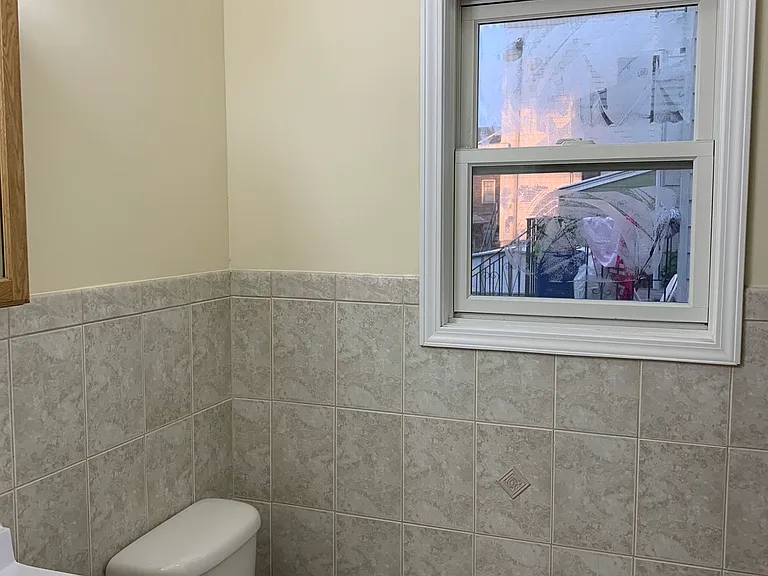 324 Sussex St #2F — Photo 10