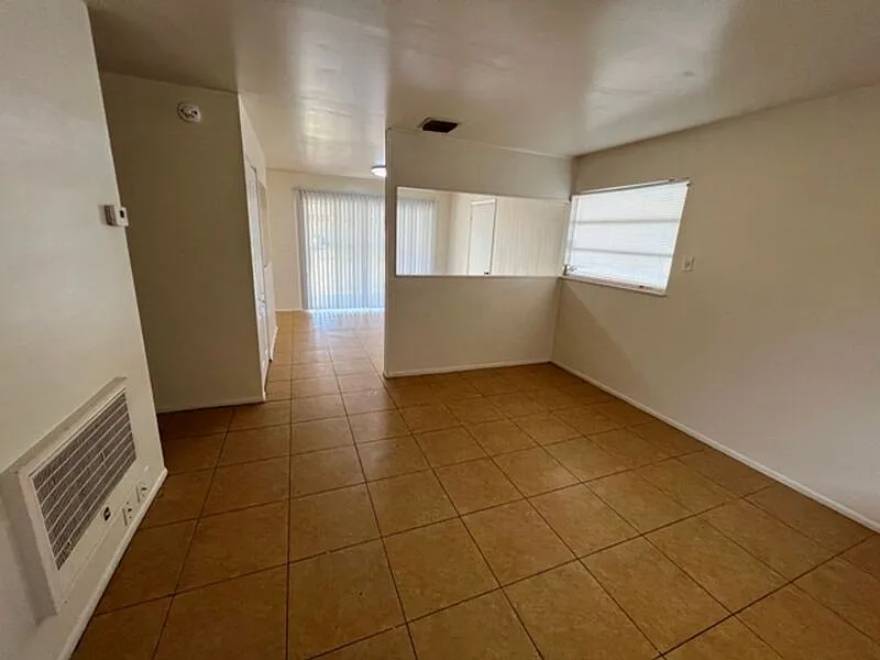 3 bed, 1.5 bath, 1100 sqft, $2,025 — Photo 3