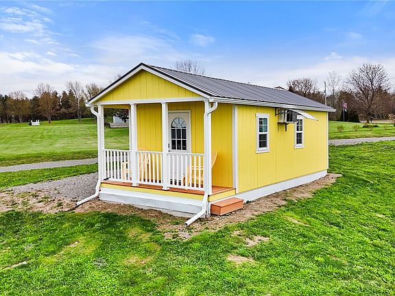 3rd image of 8497 Townsendville Rd