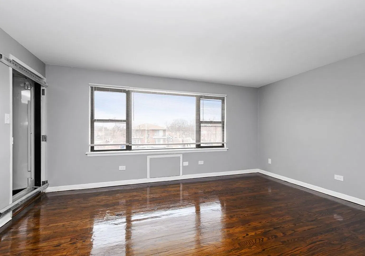 7900 S. Paxton Ave. — Photo 3