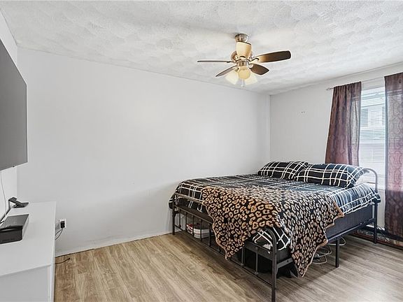 5th image of 16 Brown St