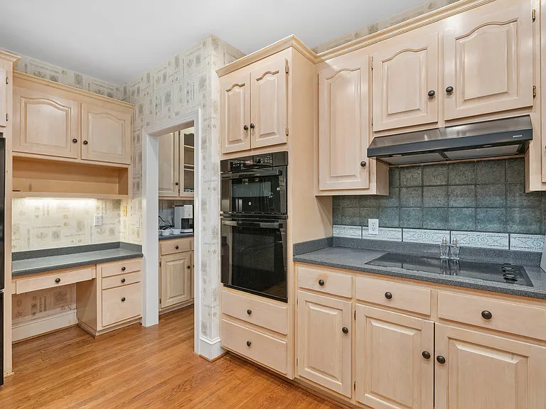 5808 Laurel Rock Ln — Photo 17