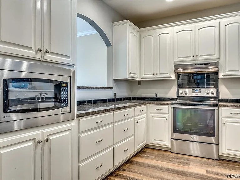 1211 Sadie Cir — Photo 13