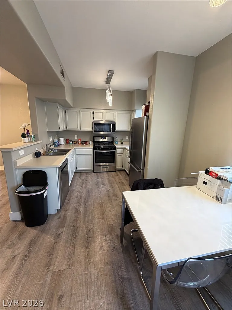 3 bed, 2.0 bath, 1189 sqft, $1,850 — Photo 2