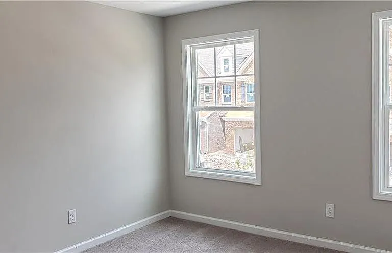 572 Bright St — Photo 20