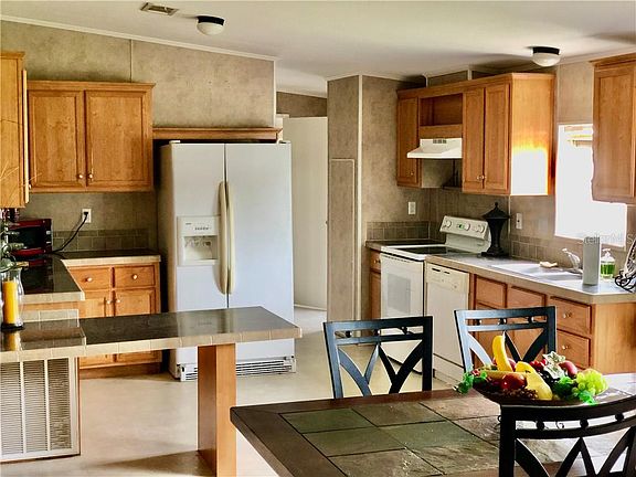 5th image of 6221 SE 143rd Pl