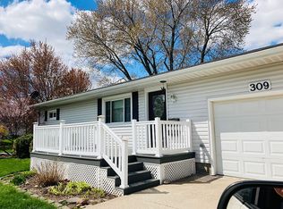 309 NW 8th Ave, Aledo, IL 61231