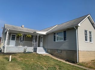81 Maple Ave, Aliquippa, PA 15001
