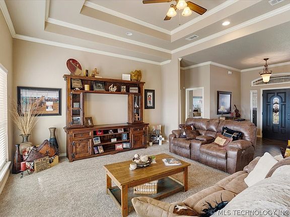 5th image of 42 Deer Run