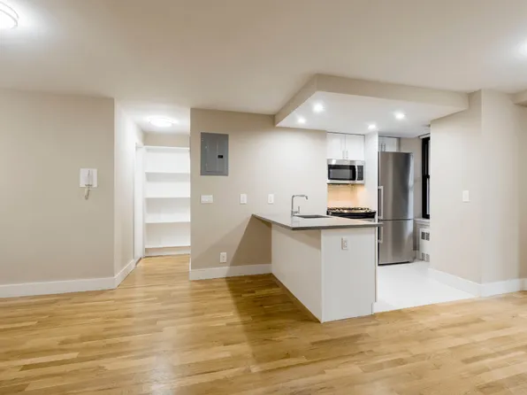 792 Columbus Avenue image 1 of 7