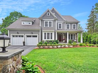 1 Rand Pl, Bedford, MA 01730