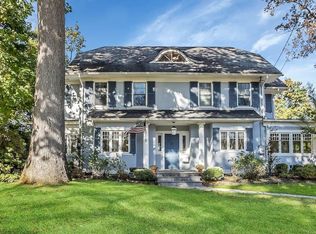 15 Davis Rd, Port Washington, NY 11050