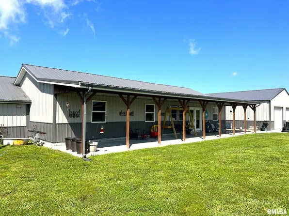 109 Christian Ln, Metropolis, IL 62960