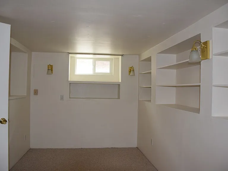 864 E Bryan Ave — Photo 13