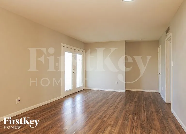 3602 W North Ln — Photo 2
