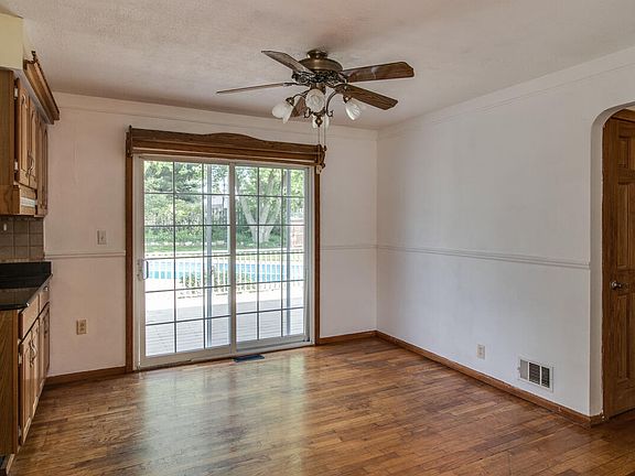 5th image of 141 Brewer Dr